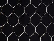 мрежа с шестоъгълни отвори черна и поцинкована от тел 1.0 мм, размер на отвора 50 мм